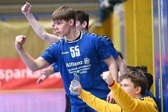 B-Jungs dürfen jubeln - Aues B-Jugend um Toni Leuschner (Trikotnummer 55) besiegte Cottbus und belegt in der Regionalliga derzeit Rang 7 im Elfer-Feld.