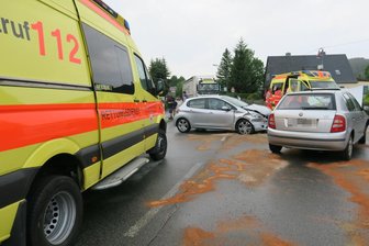 B101 bei Lauter: Drei Verletzte bei Verkehrsunfall -