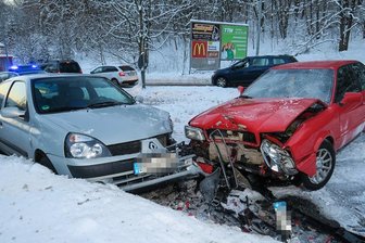 B169 nach Unfall in Aue gesperrt -