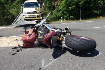B173: Motorradfahrer bei Unfall schwer verletzt -