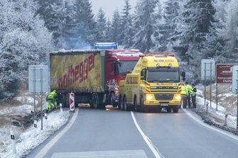 Ein Lkw-Unfall verursachte am Donnerstagnachmittag einen langen Stau.