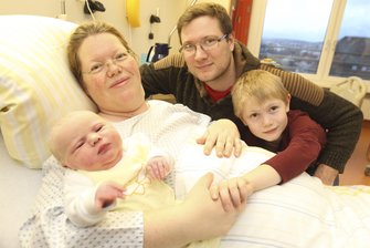 Babyglück in Plauen: Am Neujahrsmorgen kommen zwei Jungen zur Welt -