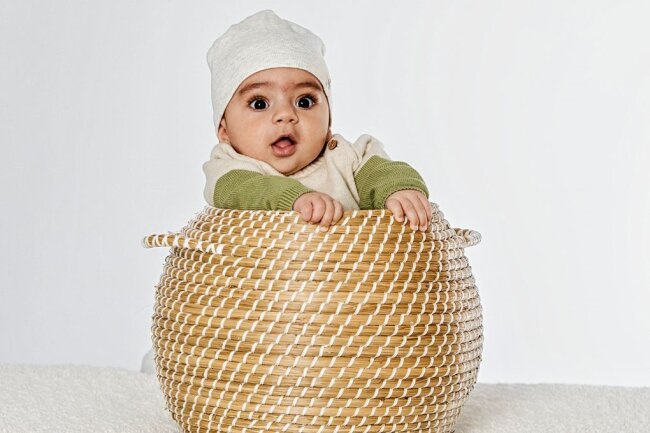 Babys: Mehr Eltern im Vogtland wählen Unisex-Vornamen - Der kleine Hayk kam im Vogtland auf die Welt. Der Vorname stammt aus Armenien. Kurze, wohlklingende, internationale Vornamen sind auch in der Region immer häufiger in der Vornamensstatistik zu finden. 