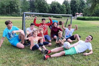 Bad Brambach: Neue Tore für den Bolzplatz -