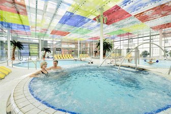 Bad Elster: Badehalle wieder nutzbar - Weitere Revisionen folgen - Die Badehalle im Albertbad Bad Elster ist ab Montag, 29. Juli, wieder geöffnet.