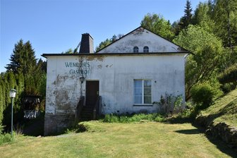 Bad Elster: Ehemaliger Gasthof kommt auf die Brachenliste - Der ehemalige Wendlers Gasthof an der Walther-Rathenau-Straße in Bad Elster.