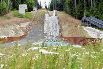 Bad Elster: Starkregen richtet an Elsterschanzen Schaden an - Starkregen hat an den Elsterschanzen Schäden angerichtet.