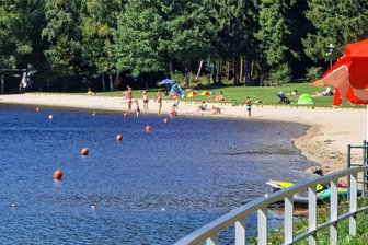 Badewetter im September: Welche Freibäder im Raum Annaberg noch öffnen - Der Stauweiher ist stets eine Option. Nun kommen Badegäste auch in Freibädern wieder auf ihre Kosten.