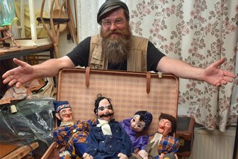 Badfest in Erdmannsdorf mit Musik und Marionetten - Camillo Fischer wird mit seinen Handpuppen und Marionetten am Sonntag zum Badfest in Erdmannsdorf auftreten.