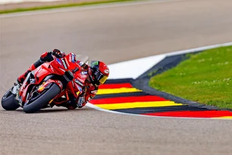 Bagnaia ist Moto-GP-Sieger am Sachsenring - Marquez-Brüder auf dem Podium - Francesco Bagnaia gewinnt zum ersten Mal überhaupt am Sachsenring.