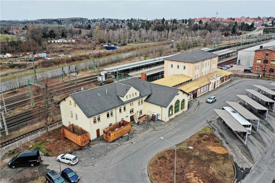 Bahnhof Werdau: Arbeiten für Abriss werden vergeben - Für den Abriss des Gebäudekomplexes des Bahnhofes soll am heutigen Dienstag der Auftrag vergeben werden.