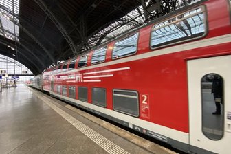 Bahnstrecke Chemnitz–Leipzig: Es darf keine weiteren eingleisigen Abschnitte geben - Ein Regionalexpress der Linie RE 6 im Leipziger Hauptbahnhof.