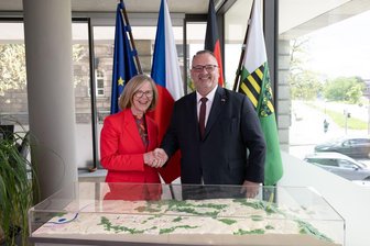 Bahnstrecke Dresden–Prag: Sachsen drängt auf Zusagen - Sachsen und Tschechien pochen auf klare Zusagen für den Neubau der Bahnstrecke von Dresden nach Prag.