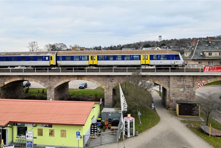 Bahnstrecke von Chemnitz nach Leipzig: Baubeginn nicht vor 2027 - Soll nach den bisherigen Plänen einer von zwei eingleisigen Bereichen auf der Strecke nach Leipzig bleiben: das Viadukt in Burgstädt. 