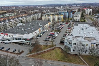 Baikal-Zentrum Neuplanitz verkauft: Was sich Zwickauer für das Stadtteilzentrum wünschen - Blick auf das Baikal-Zentrums in Zwickau-Neuplanitz. Das Nahversorgungszentrum an der Marchlewskistraße hat einen neuen Eigentümer.