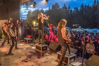 Bald bebt der Berg: Festival holt Hammer-Band aus den USA ins Erzgebirge - Die Band Trynity aus Chemnitz gehört mittlerweile zu den festen Größen der Region. 2022 war die Band beim Rock auf dem Berg mit dabei.