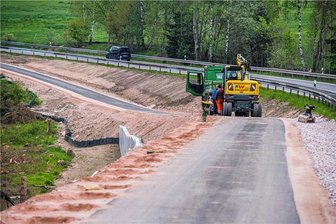 Bald freie Fahrt auf neuem Radweg bei Eibenstock - In den letzten Tag erfolgten Restarbeiten am neuen Radweg entlang der Bundesstraße 283 bei Eibenstock.