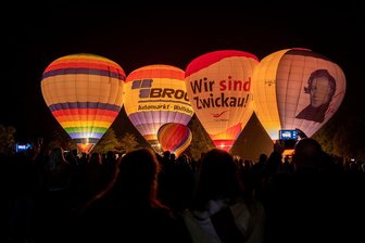 Beim Ballonglühen waren dieses Jahr nur vier Ballons erlaubt.