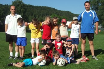 Die Bambini-Kicker des TSV Falkenau. 