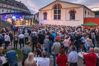 Band begeistert Besucher - Zum Abschluss der diesjährigen Veranstaltungsreihe Grünthaler Sommer, die zum siebten Mal stattfand, trat am Samstagabend in Olbernhau die Liverpooler Band The Cavern Beatles auf.