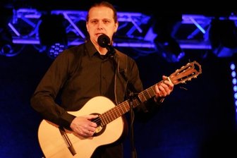 Band folgt auf Liedermacher -