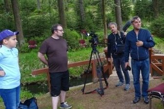 Bandonions aus Carlsfeld erklingen für Fernsehteam - Absprachen mit dem Fernsehteam für den Auftritt des Kinder- und Jugendorchesters.