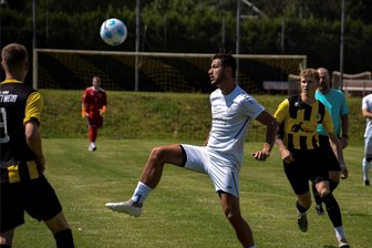 Barkas empfängt Sachsenligist, Germanias Test fällt aus - Paul Einert (M.), hier im Testspiel beim SC Altmittweida, wechselte im Sommer vom TSV Falkenau zu Barkas Frankenberg. Sein neues Team empfängt am Sonntag Sachsenligist VfB Fortuna Chemnitz. Foto: