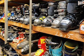 Basar am Ehrenfriedersdorfer Skilift: Langlaufski sind besonders gefragt - 