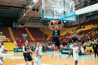 Basketball-Champions-League: Der erste Schritt: Niners siegen bei internationaler Premiere - Shonn Miller dunkt in Skopje ein.