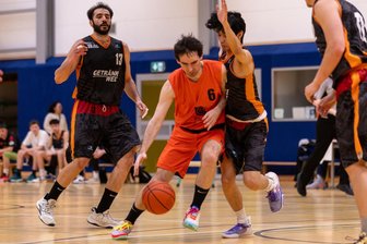 Basketball: Freiberger Miners wollen auswärts nachlegen - Die Freiberger wollen wieder in die Play-offs, wo sie in der vergangenen Saison auf die Chemnitz Niners IV trafen – hier mit Enrico Knoth am Ball. Dafür peilen sie jetzt den zweiten Sieg im zweiten Spiel gegen BC Dresden IV an.