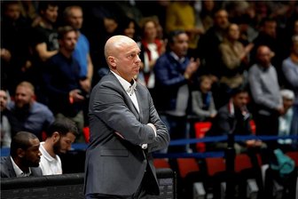 Basketball: Niners erhalten Dämpfer im Kampf um Platz vier - Bedient: Rodrigo Pastore verfolgte den Auftritt seiner Mannschaft meist regungslos. 