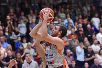 Basketball: Niners-Heimsieg mit bescheidener Wurfquote - Brad Tinsley war mit 15 Punkten bester Niners-Werfer.