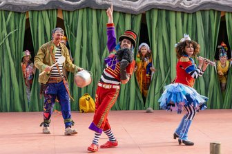 Basteln, Spielen oder Abenteuer erleben mit Peter Pan: Acht Tipps für die dritte Ferienwoche in Mittelsachsen - Die Geschichte von Peter Pan kommt auf der Seebühne zur Aufführung.