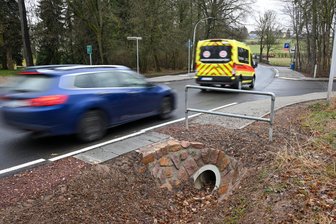 Bau abgeschlossen: Straße zum DRK-Krankenhaus Chemnitz-Rabenstein wieder frei - Die Unritzstraße ist wieder auf voller Länge befahrbar.