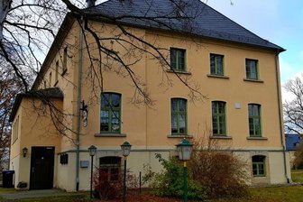 Bau: Bauchschmerzen bleiben - Das Bürgerhaus in Sachsgrün wird ab 2022 in zwei Jahresscheiben saniert - eins von drei aus dem Topf Vitale Dorfkerne geförderten Vorhaben im Oberland. Eine Viertelmillion Euro soll investiert werden. 