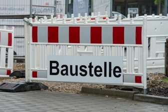 Bau des Kreisverkehrs an der Kreuzung "Zum Graurock" hat begonnen -