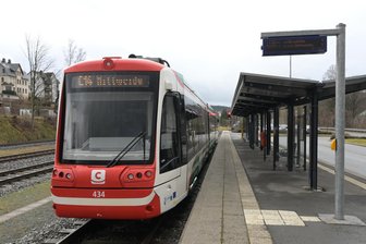 Bauarbeiten auf der Linie C14 - Zugverkehr zwischen Chemnitz und Mittweida eingeschränkt - Auf der Linie C14 fallen manche Verbindungen aus (Symbolbild am Bahnhof in Thalheim).