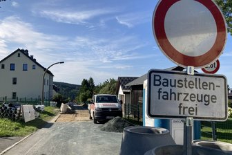 Bauarbeiten bis Oktober - Mühlberg in Schöneck gesperrt - Bis Ende Oktober kann der Mühlberg wegen Bauarbeiten nicht befahren werden.