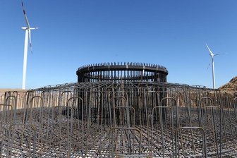Bauarbeiten für drittes Windrad haben begonnen - Momentan das Fundament für das dritte Windrad in Dennheritz gebaut.