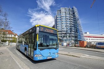 Bauarbeiten: Haltestelle am Chemnitzer Klinikum an der Flemmingstraße vorerst dicht - Die Bushaltestelle am Haupteingang zum Klinikum bleibt bis mindestens Mitte Oktober gesperrt.