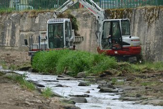 Bauarbeiten in der Göltzsch in Auerbach: Wo im August ein Ladekran anrückt - Die Göltzsch wird im August im Bereich Crinitzleithen von Ablagerungen befreit.