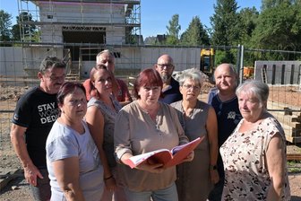 Bauchgefühl gegen Berechnung: Warum Erzgebirger eine neue Kläranlage fürchten - Anwohner haben an der Unteren Dorfstraße schon viel erlebt. „Der kleine Dorfbach war auch schon 20 oder 30 Meter breit, wie ein See“, berichtet einer von ihnen. Sie fürchten, dass sich mit der neuen Kläranlage alles verschlimmert.