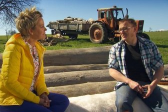 Bauer sucht Frau: Vogtländer sucht vor Millionenpublikum die große Liebe - Inka Bause zu Besuch auf Andys Bauernhof. Im Kandidaten-Film wurde auch angestoßen - natürlich mit einem Likör von Zill & Engler Reichenbach.