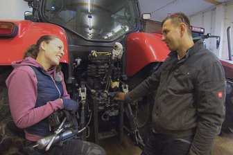 „Bauer sucht Frau“: Warum Erzgebirger Thomas im Moment am liebsten zu Hause bleibt - Michaela und Thomas: Was verraten diese Blicke?