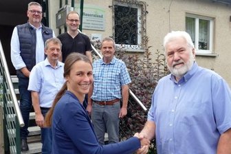Bauernland-AG setzt auf starke Frau aus Jahnsdorf - Kay Weißbach, Matthias Bilz (hinten von links), Jens Beyer (Mitte links) und Diana Koban bilden den neuen Vorstand der Bauernland-AG Großolbersdorf. Frank Bilz (Mitte rechts) und Matthias Espig schieden aus. 