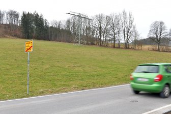 Baustart für neuen Einkaufsmarkt in Mulda - Auf dieser Wiese zwischen Helbigsdorf und Mulda soll ein Einkaufsmarkt gebaut werden.