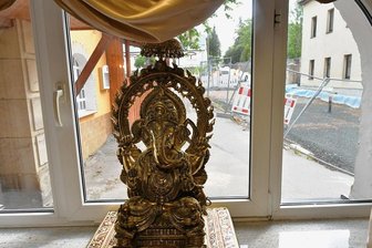 Baustelle vor neuem Lokal: Freiberger Gastronom braucht viel Geduld - Noch ist vorm künftigen indischen Restaurant an der Freiberger Himmelfahrtsgasse eine Straßenbaustelle, zuvor wurde in Höhe des Hausgrundstücks 3/5 ein Altbergbau saniert. 