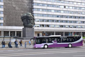 Baustellen am Falkeplatz und auf A 4: Busse zwischen Chemnitz und Limbach-Oberfrohna fahren anders - Einschränkungen bei der PlusBus-Verbindung zwischen Limbach-Oberfrohna und Chemnitz.