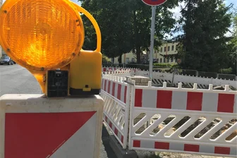 Baustellen in Chemnitz sind im Jahresend-Spurt - Achtung Baustelle: Auf den Straßen in Chemnitz müssen Autofahrer weiterhin mit unzähligen Behinderungen rechnen.