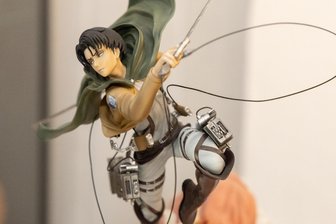Baustellenfrust im Erzgebirge: Warum in der Annaberger Innenstadt das nächste Geschäft leer steht - Levi ist der stärkste Charakter aus der Manga-Serie „Attack on Titan“. Gegen Baustellenfrust ist aber auch er machtlos.